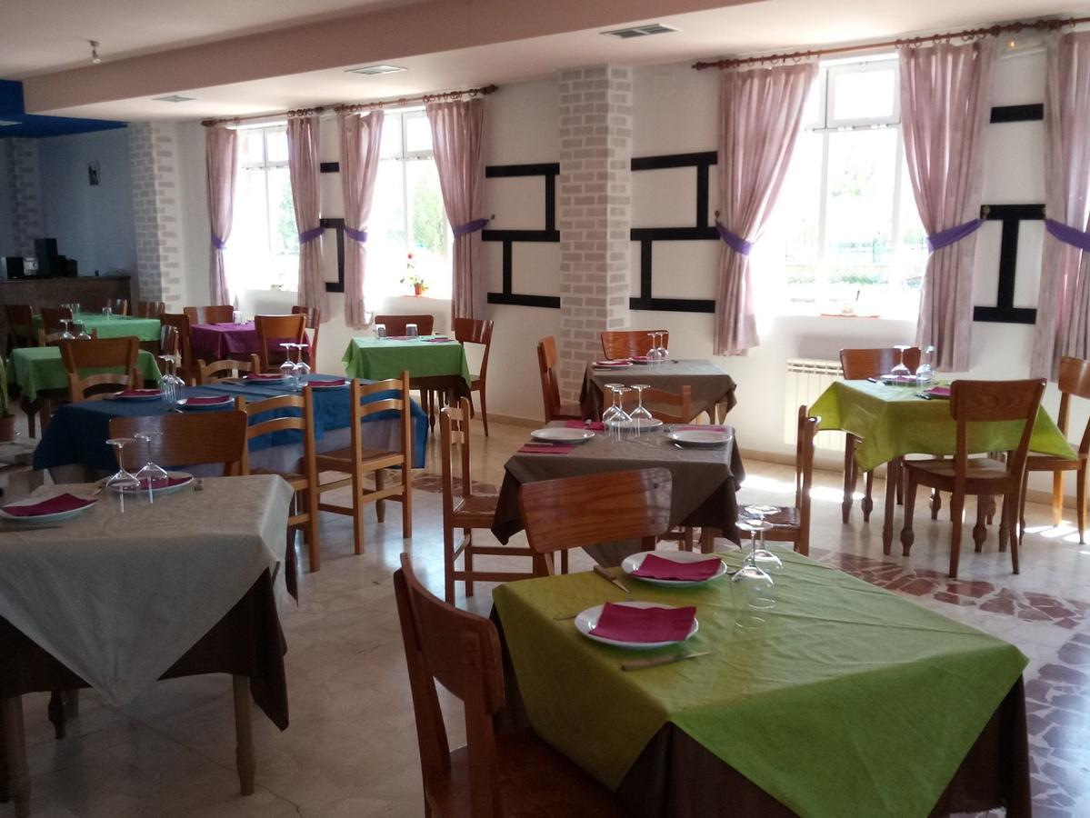 Matallana de Valmadrigal Hostal El Tropezon מראה חיצוני תמונה
