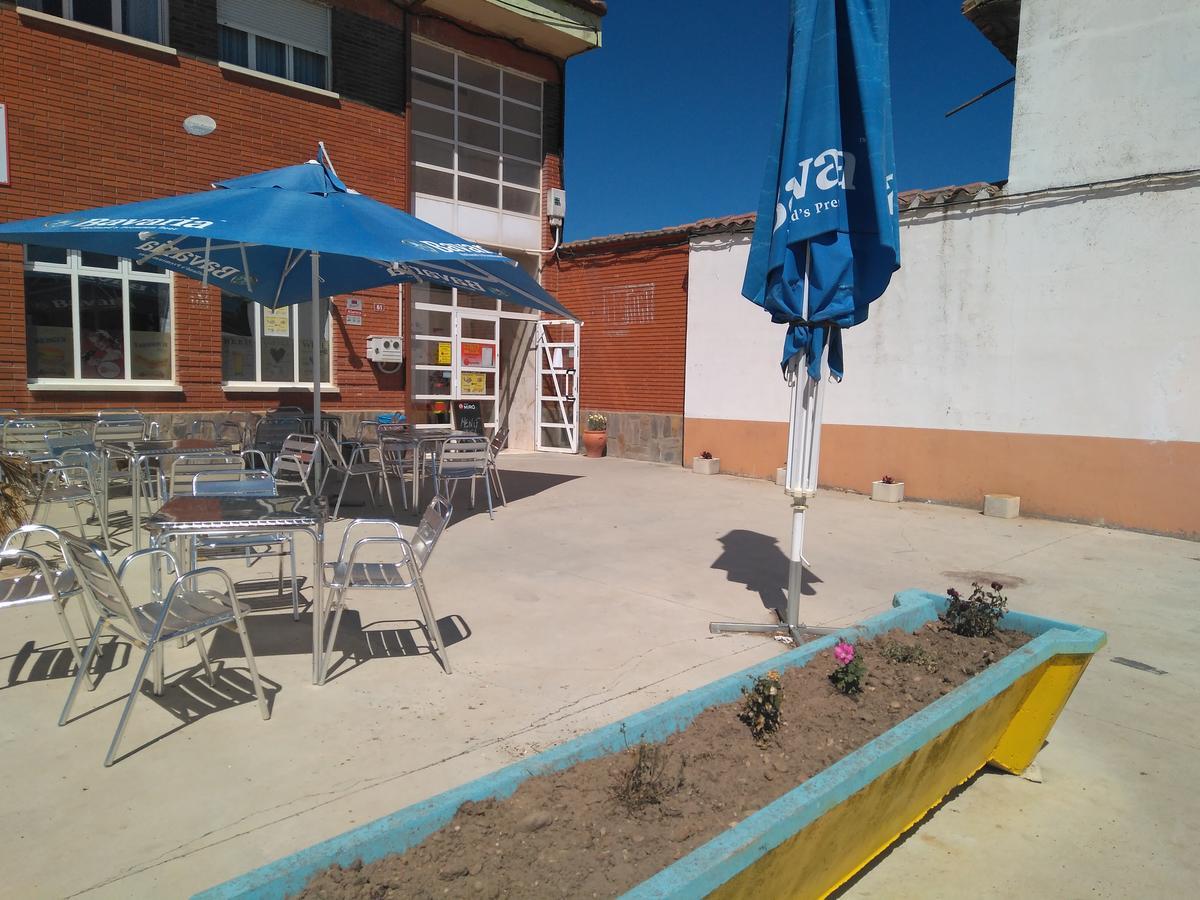 Matallana de Valmadrigal Hostal El Tropezon מראה חיצוני תמונה