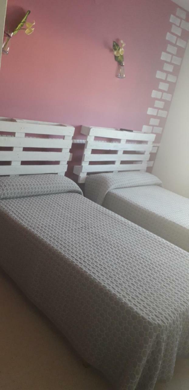 Matallana de Valmadrigal Hostal El Tropezon מראה חיצוני תמונה