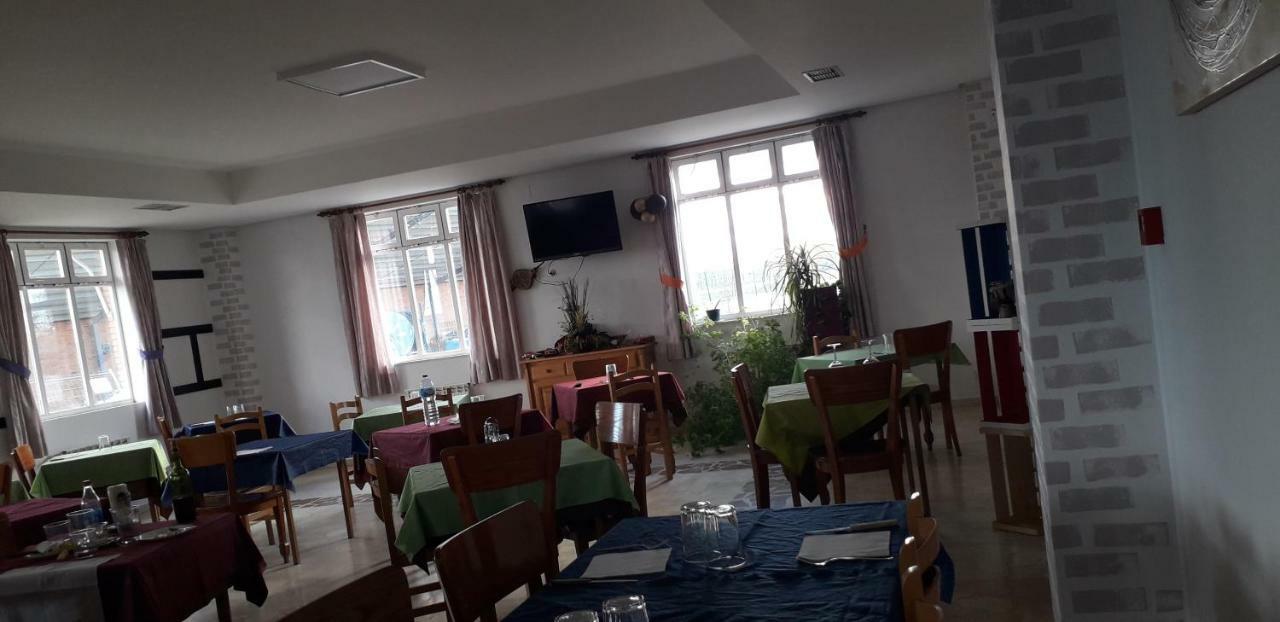 Matallana de Valmadrigal Hostal El Tropezon מראה חיצוני תמונה