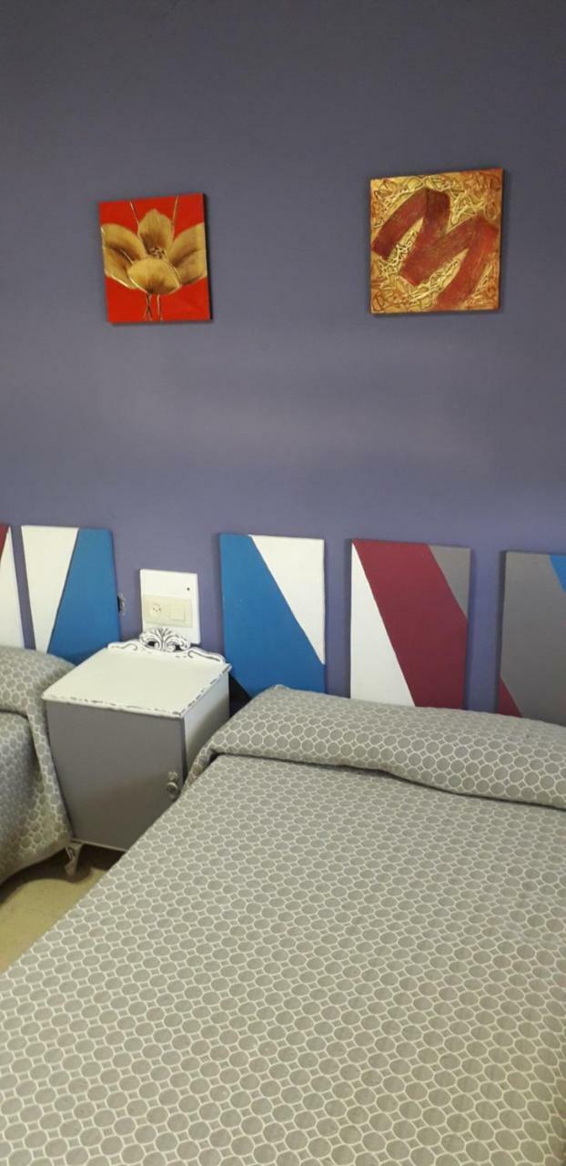 Matallana de Valmadrigal Hostal El Tropezon מראה חיצוני תמונה