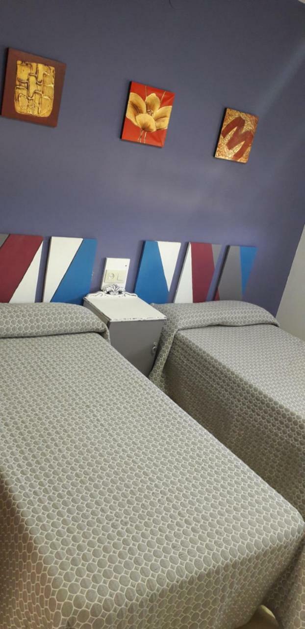 Matallana de Valmadrigal Hostal El Tropezon מראה חיצוני תמונה